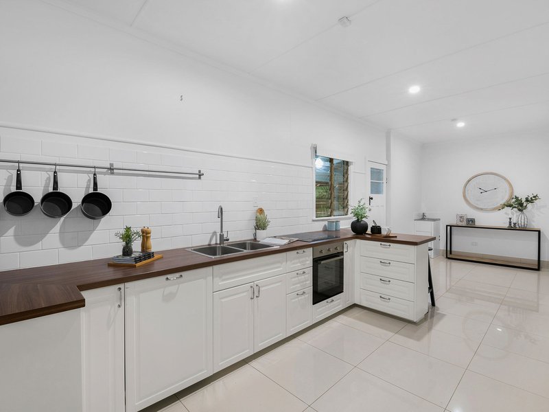 Photo - 408 Oxley Road, Sherwood QLD 4075 - Image 5