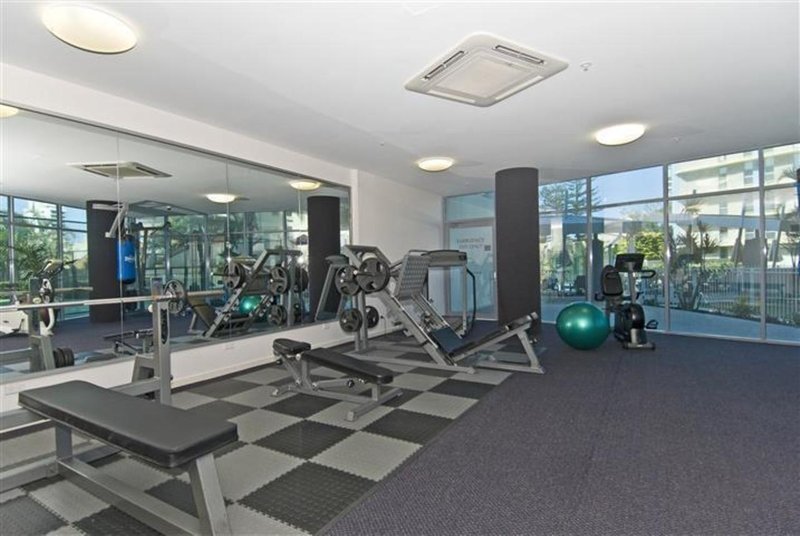 Photo - 408/18 Fern Street, Surfers Paradise QLD 4217 - Image 9