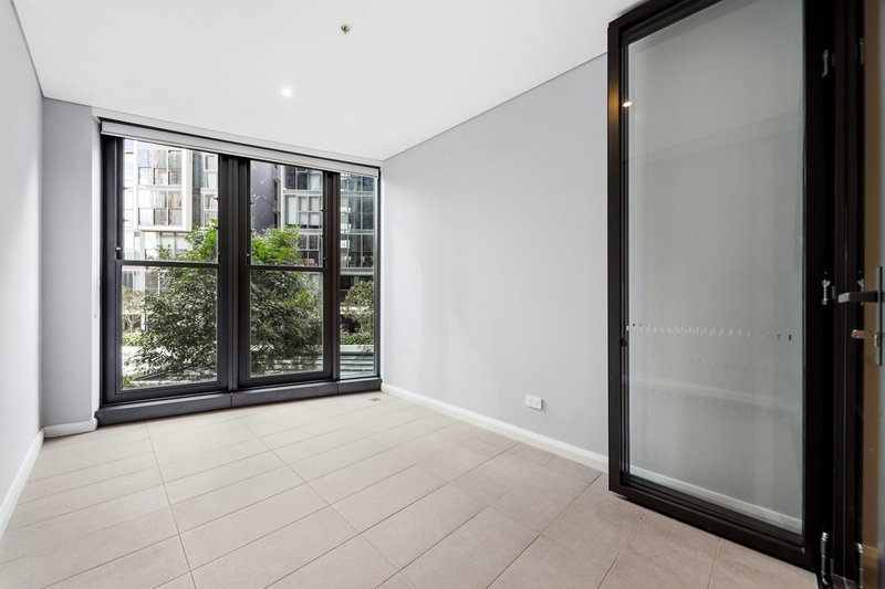 Photo - 408/2 Waterways Street, Wentworth Point NSW 2127 - Image 4
