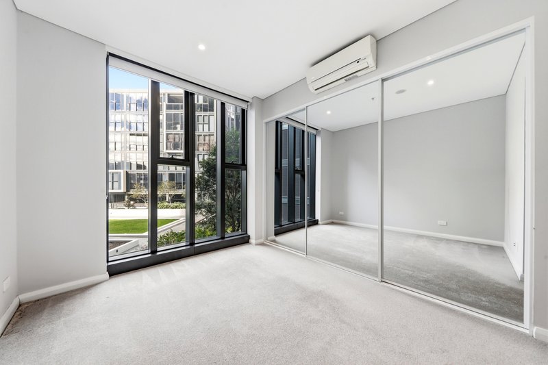Photo - 408/2 Waterways Street, Wentworth Point NSW 2127 - Image 7