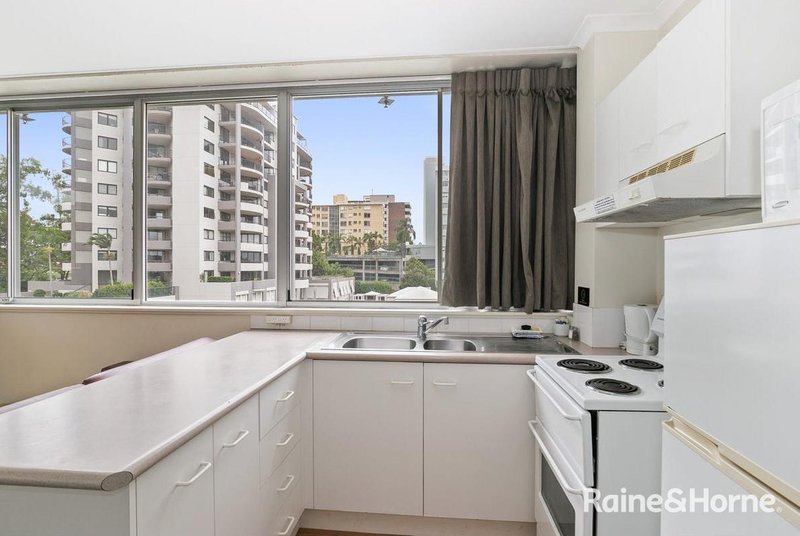 Photo - 408/435 Coronation Drive, Auchenflower QLD 4066 - Image 3