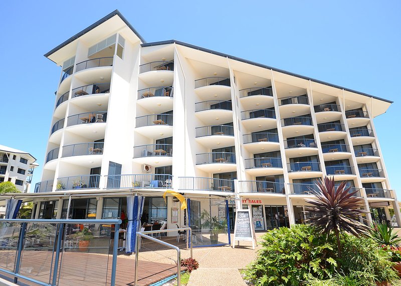 Photo - 409 Mantra Resort - Buccaneer Drive, Urangan QLD 4655 - Image 3