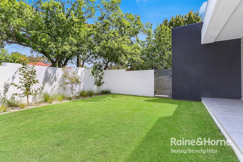 Photo - 409 President Ave , Kirrawee NSW 2232 - Image 9