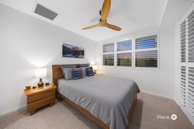 Photo - 409/100 Holdsworth Street, Coorparoo QLD 4151 - Image 12