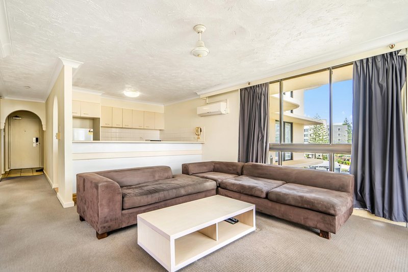 Photo - 409/18 Hanlan Street, Surfers Paradise QLD 4217 - Image 3