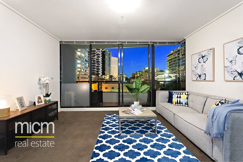 Photo - 409/28 Bank Street, South Melbourne VIC 3205 - Image 2