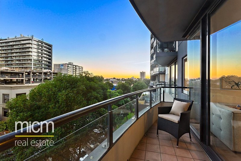 Photo - 409/28 Bank Street, South Melbourne VIC 3205 - Image 5