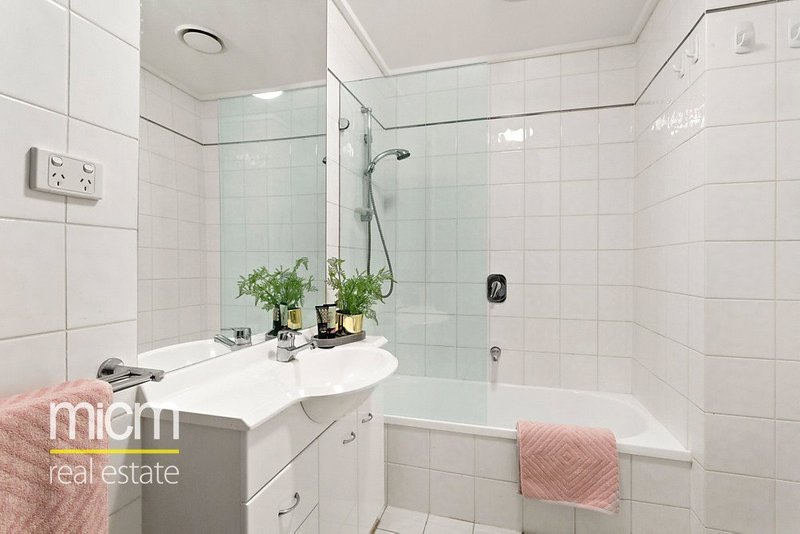 Photo - 409/28 Bank Street, South Melbourne VIC 3205 - Image 7