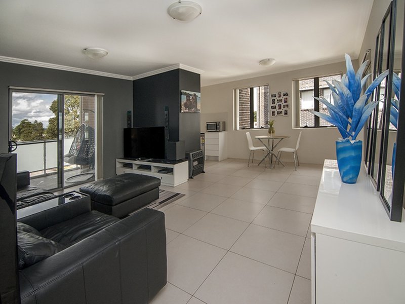 Photo - 40/96-98 Nuwarra Road , Moorebank NSW 2170 - Image 2