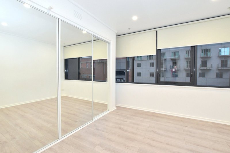 Photo - 409/668 Bourke Street, Melbourne VIC 3000 - Image 7