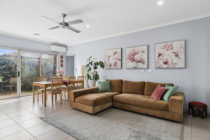 Photo - 40A Carter Avenue, Werribee VIC 3030 - Image 2