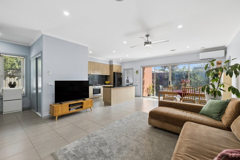 Photo - 40A Carter Avenue, Werribee VIC 3030 - Image 4