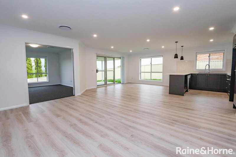 Photo - 40a Sunbright Road, Kelso NSW 2795 - Image 9