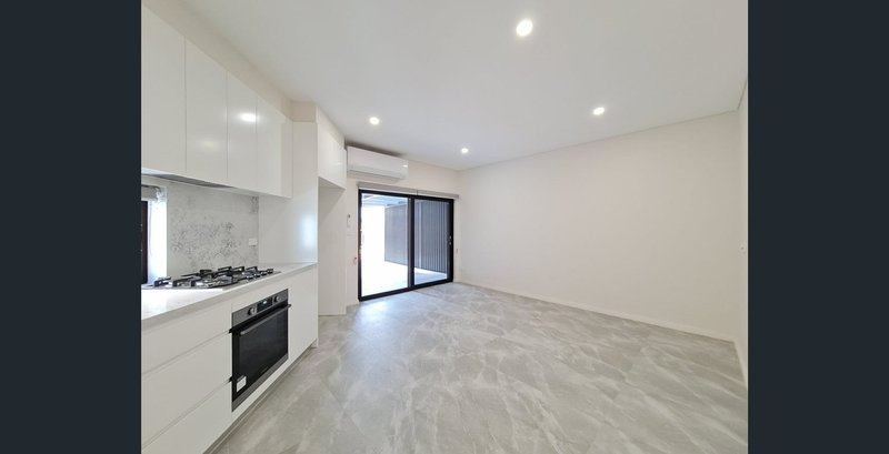 Photo - 40A Treloar Place, Edensor Park NSW 2176 - Image 1