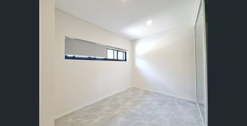 Photo - 40A Treloar Place, Edensor Park NSW 2176 - Image 3