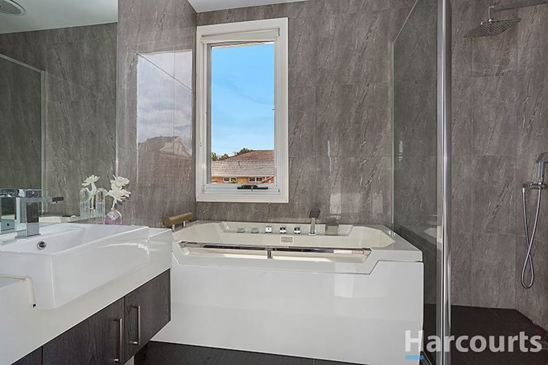 Photo - 40B Myrtle Street, Glen Waverley VIC 3150 - Image 4