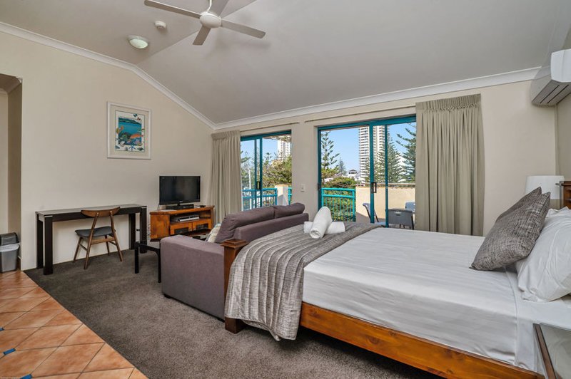 Photo - 41/ 112 Surf Parade, Broadbeach QLD 4218 - Image 16