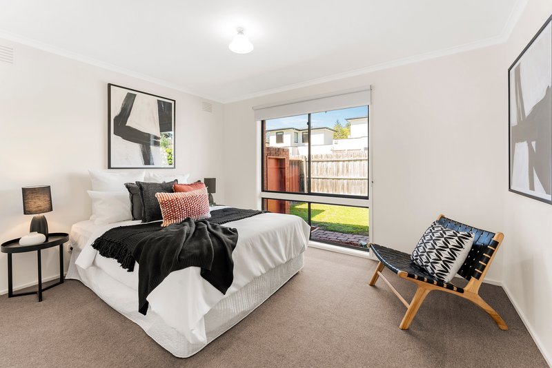 Photo - 4/1-3 Crest Grove, Nunawading VIC 3131 - Image 4