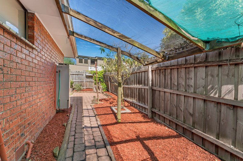 Photo - 4/1-3 Crest Grove, Nunawading VIC 3131 - Image 7