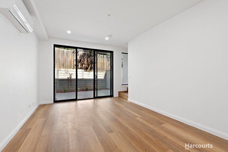 Photo - 4/1-3 Curlew Court, Doncaster VIC 3108 - Image 9