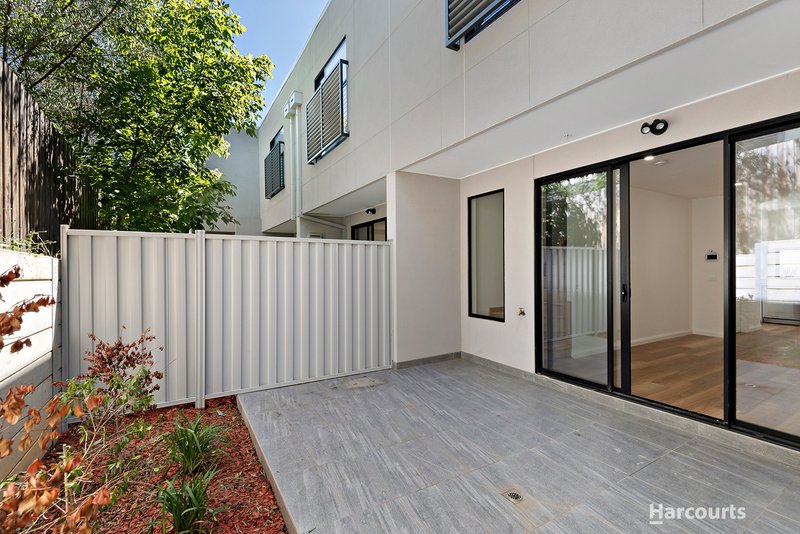 Photo - 4/1-3 Curlew Court, Doncaster VIC 3108 - Image 11