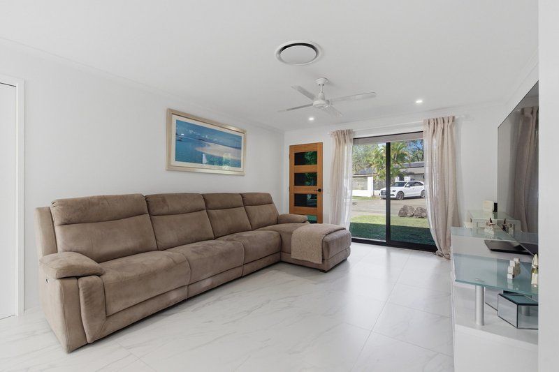 Photo - 4/1-5 Universal Street, Oxenford QLD 4210 - Image 11