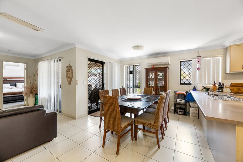 Photo - 4/1-9 Moreton Downs Drive, Deception Bay QLD 4508 - Image 4