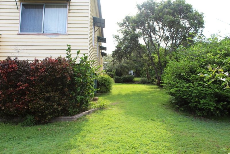 Photo - 41 Abbotsford Street, Toogoolawah QLD 4313 - Image 5