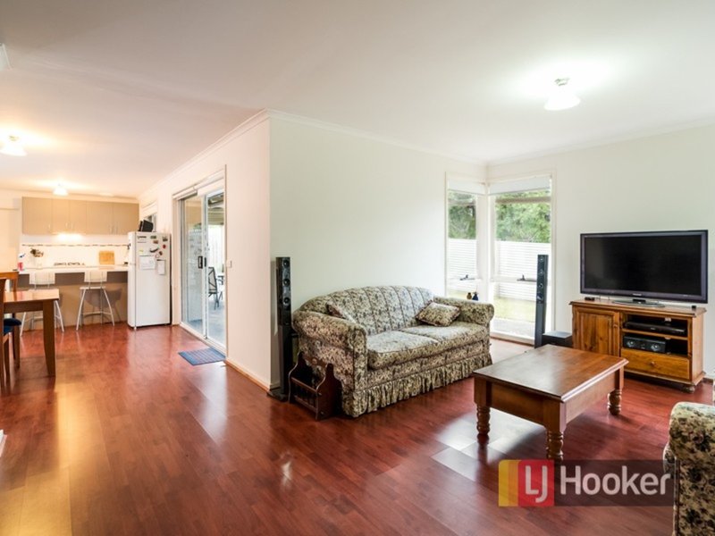 Photo - 41 Ahern Road, Pakenham VIC 3810 - Image 5