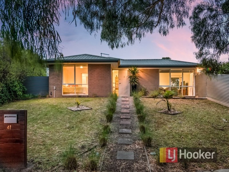 Photo - 41 Ahern Road, Pakenham VIC 3810 - Image 12