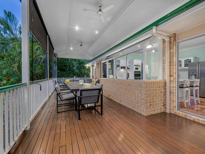 Photo - 41 Alba Place, Bridgeman Downs QLD 4035 - Image 2