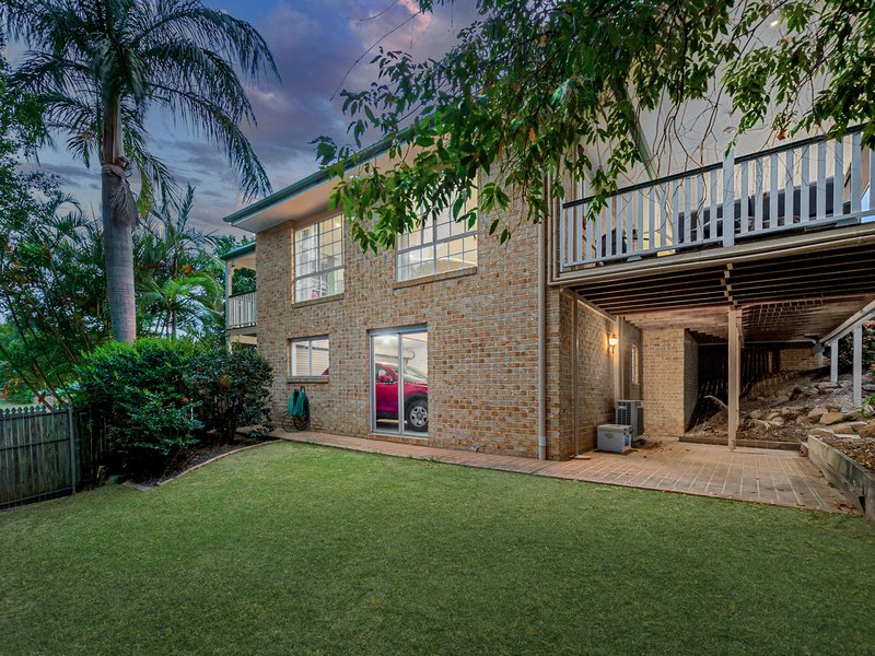 Photo - 41 Alba Place, Bridgeman Downs QLD 4035 - Image 4