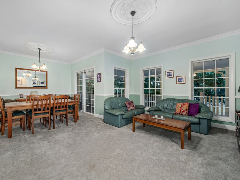 Photo - 41 Alba Place, Bridgeman Downs QLD 4035 - Image 6