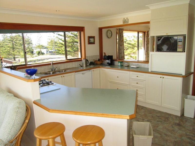 Photo - 41 Allenby Road, Tuross Head NSW 2537 - Image 10