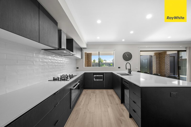 Photo - 41 Ambien Crescent, Strathtulloh VIC 3338 - Image 10