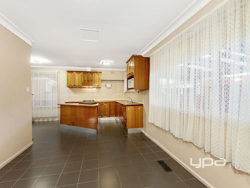 Photo - 41 Anna Street, St Albans VIC 3021 - Image 6