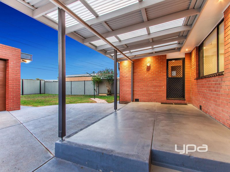 Photo - 41 Anna Street, St Albans VIC 3021 - Image 11