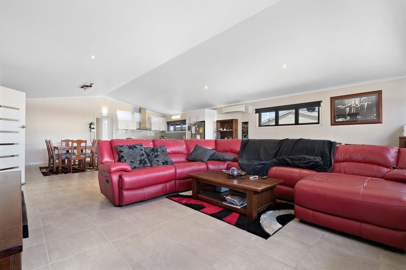 Photo - 41 Avondale Street, Morayfield QLD 4506 - Image 6