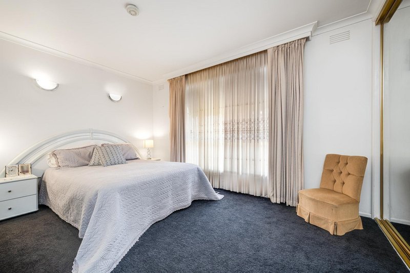 Photo - 41 Baden Drive, Hoppers Crossing VIC 3029 - Image 6