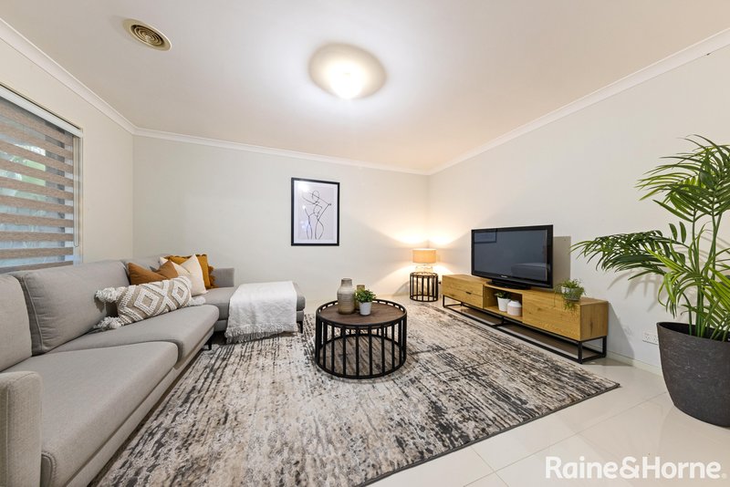 Photo - 41 Balmain Circuit, Taylors Hill VIC 3037 - Image 2