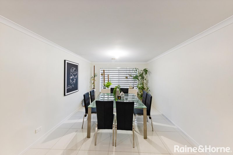 Photo - 41 Balmain Circuit, Taylors Hill VIC 3037 - Image 6