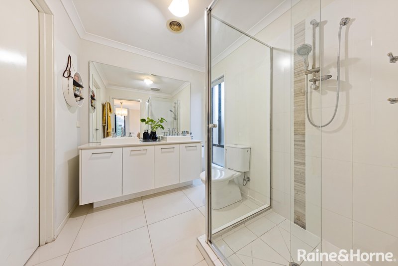 Photo - 41 Balmain Circuit, Taylors Hill VIC 3037 - Image 12