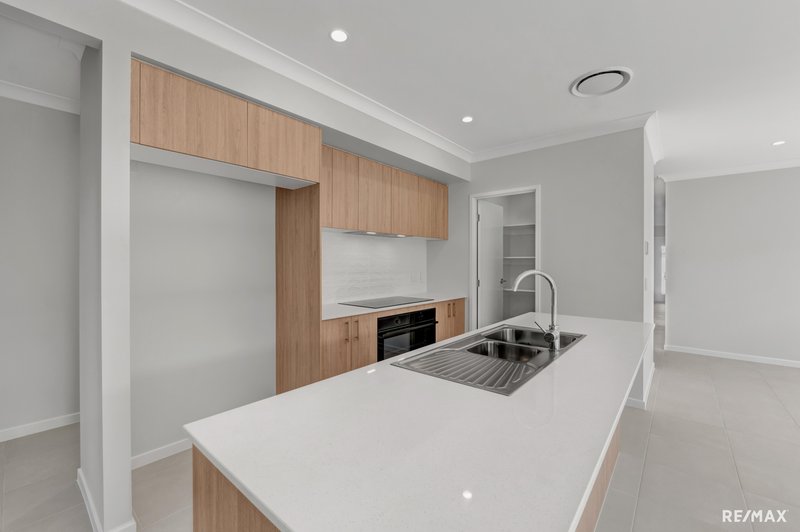 Photo - 41 Balun Way, Redland Bay QLD 4165 - Image 1