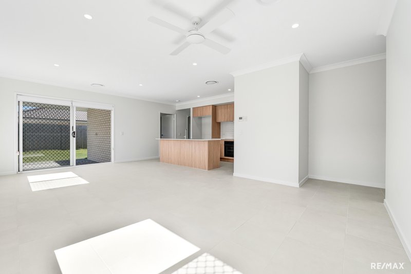 Photo - 41 Balun Way, Redland Bay QLD 4165 - Image 3
