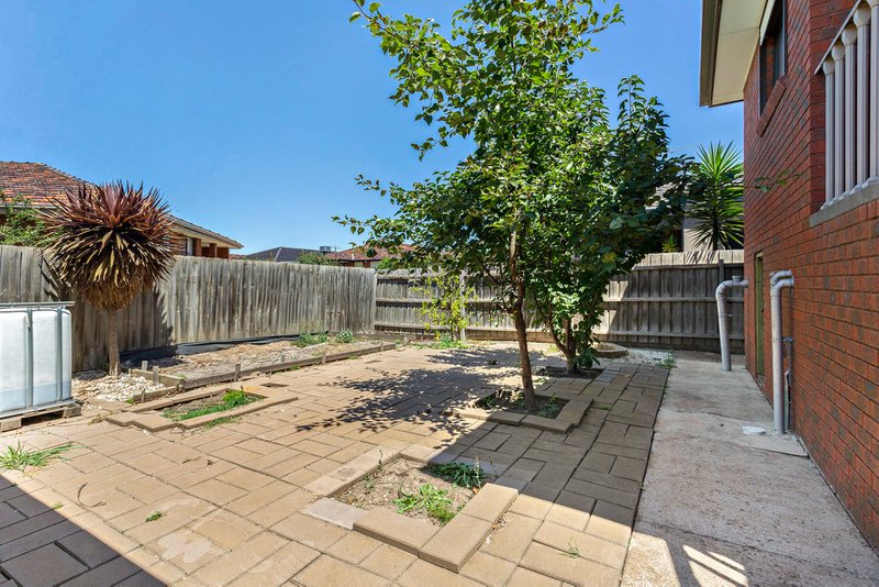 Photo - 41 Barry Road, Thomastown VIC 3074 - Image 8