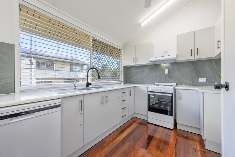 Photo - 41 Beak Street, New Auckland QLD 4680 - Image 5
