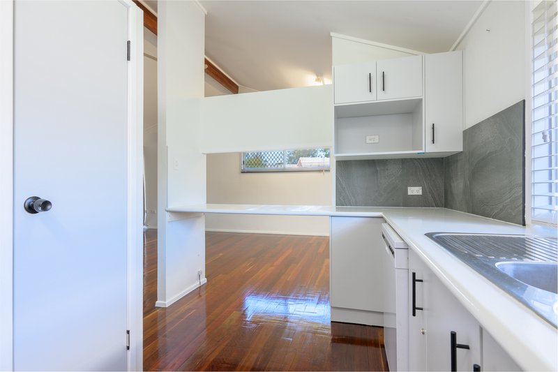 Photo - 41 Beak Street, New Auckland QLD 4680 - Image 6