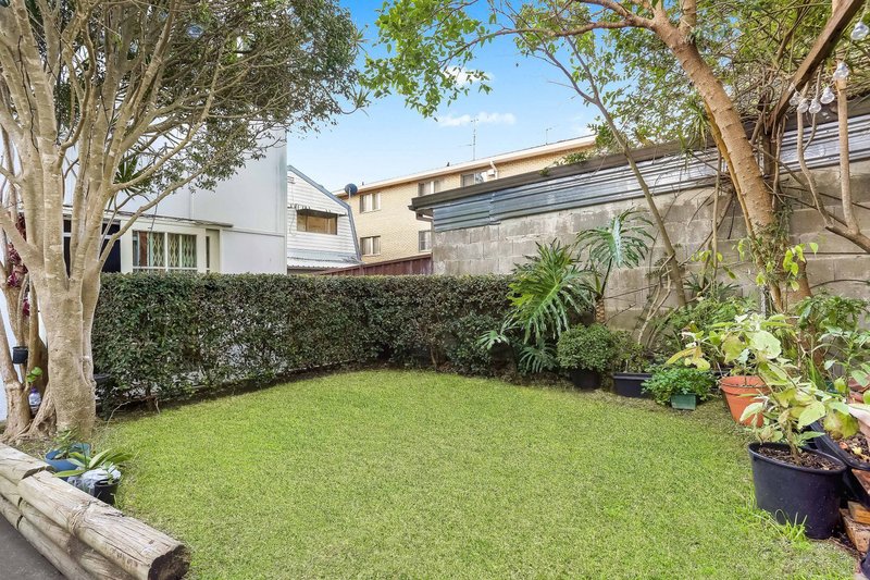 Photo - 4/1 Ben Eden Street, Bondi Junction NSW 2022 - Image 4