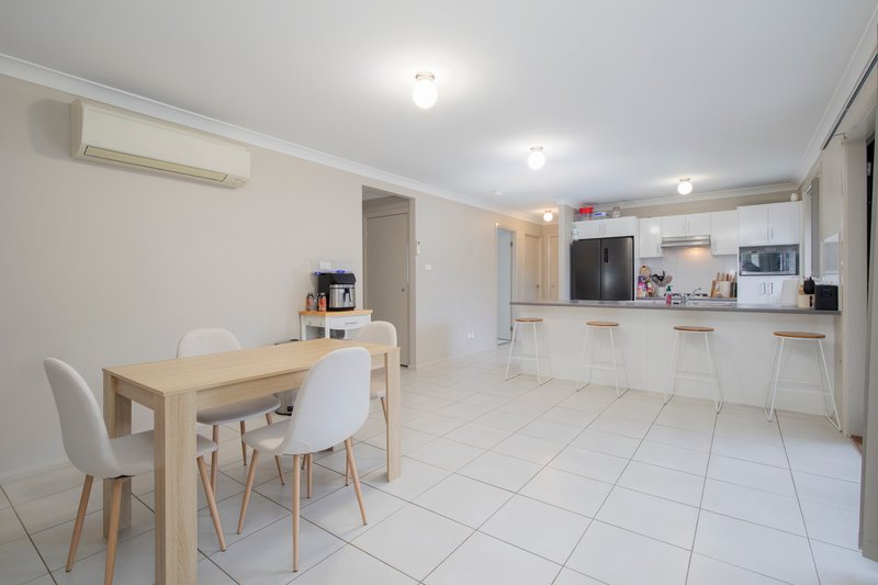 Photo - 41 Billabong Drive, Cameron Park NSW 2285 - Image 3
