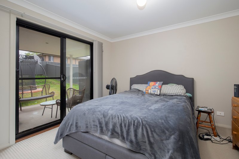 Photo - 41 Billabong Drive, Cameron Park NSW 2285 - Image 5